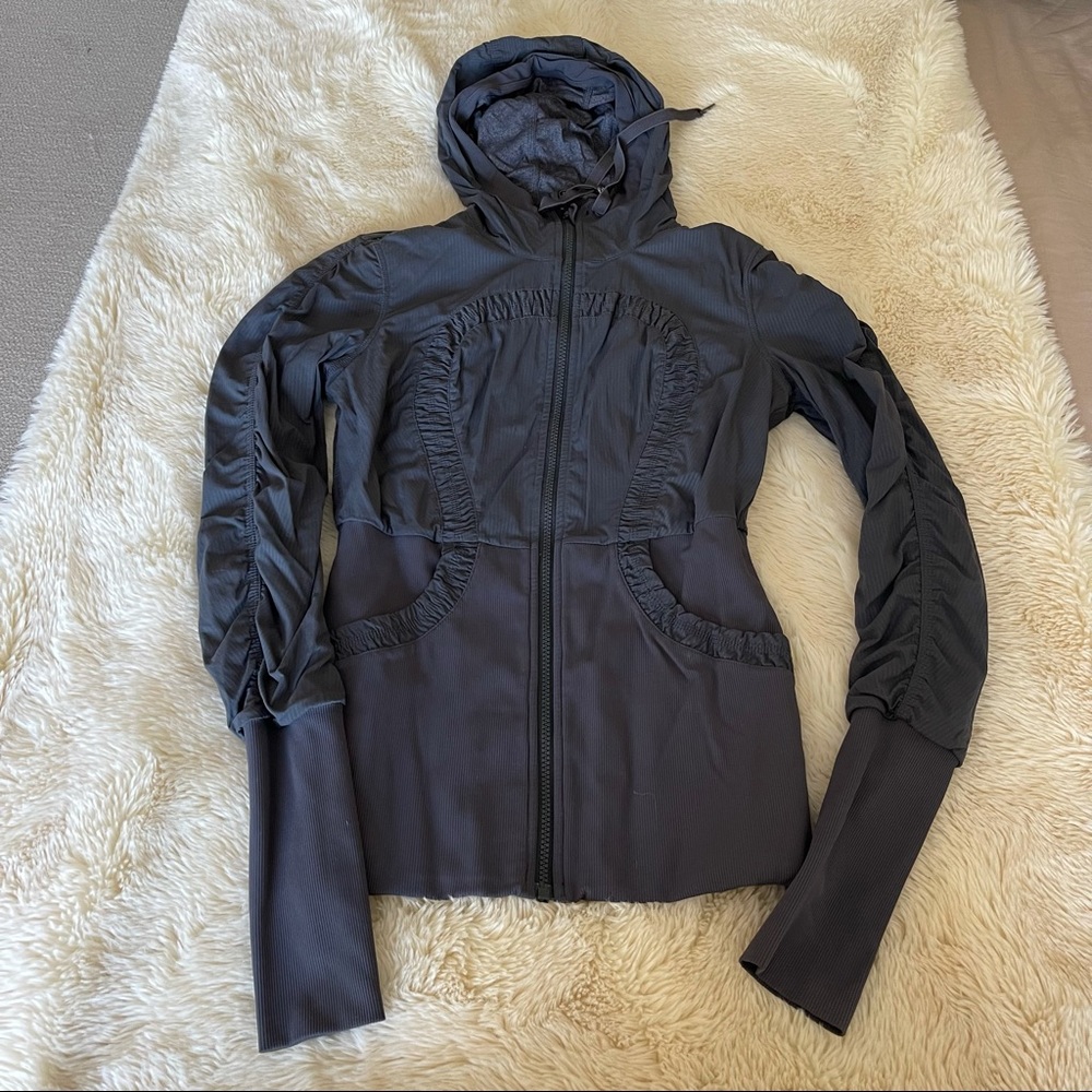 🦄 Lululemon Dance Studio Jacket in Coal - Picture 5 of 13